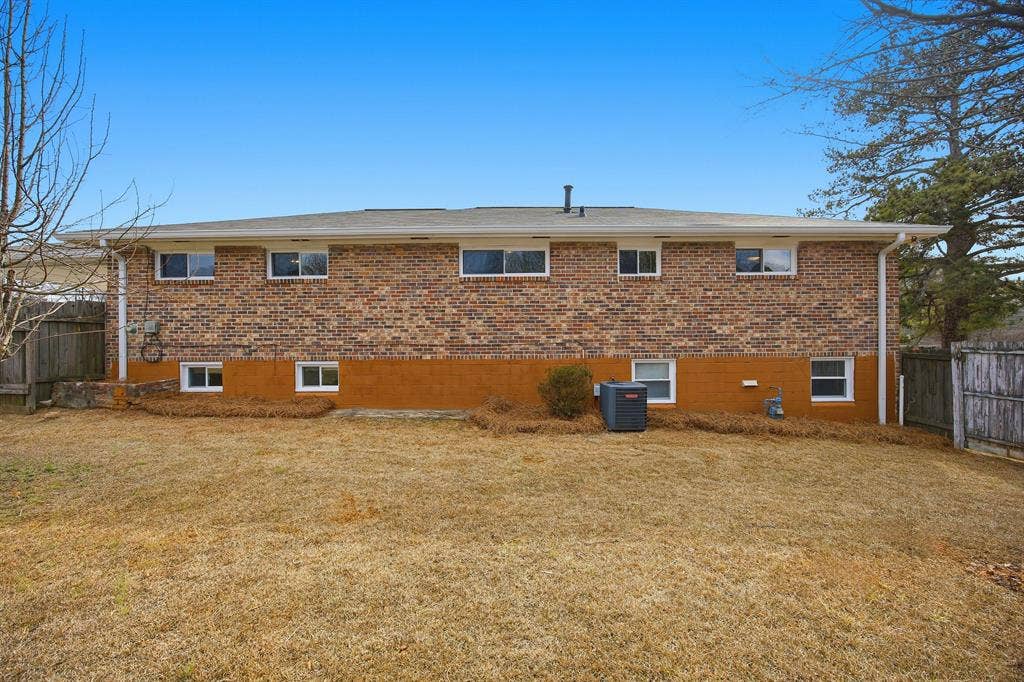 8 BR in Marietta