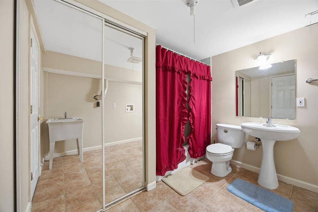 8 BR in Marietta
