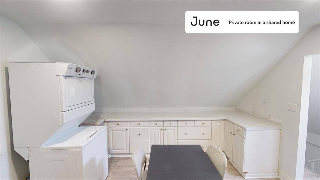 4 BR in Chicago