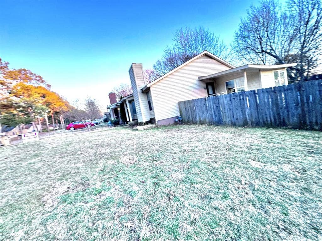 CHARMING 2 Bedroom Home-ready!!