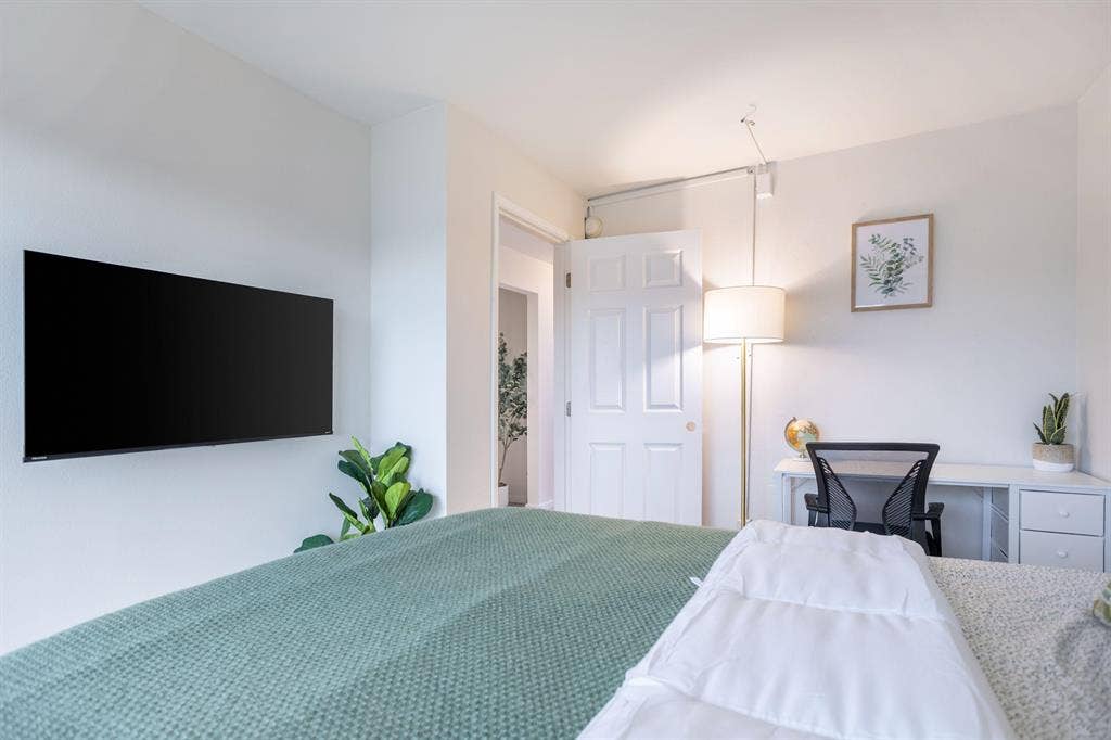 4 BR in Seattle