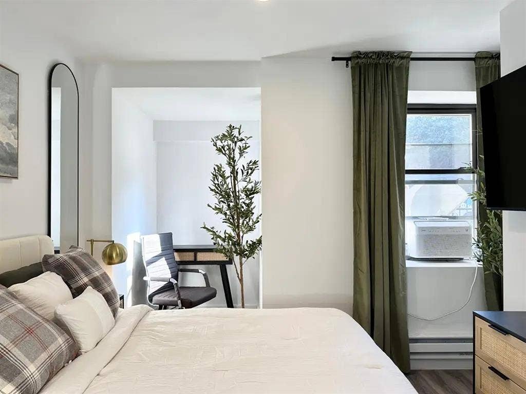 Vanderbilt Ave – #689