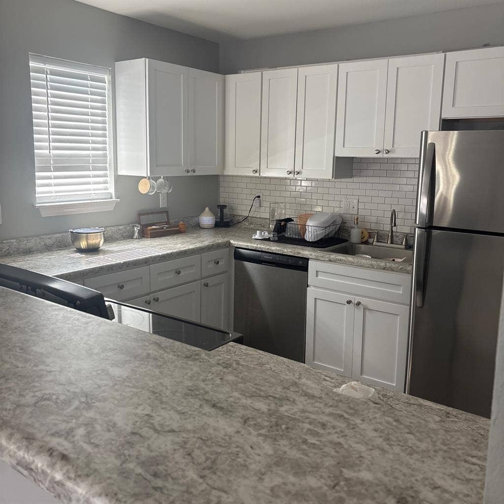 Room for rent in Mary estherr