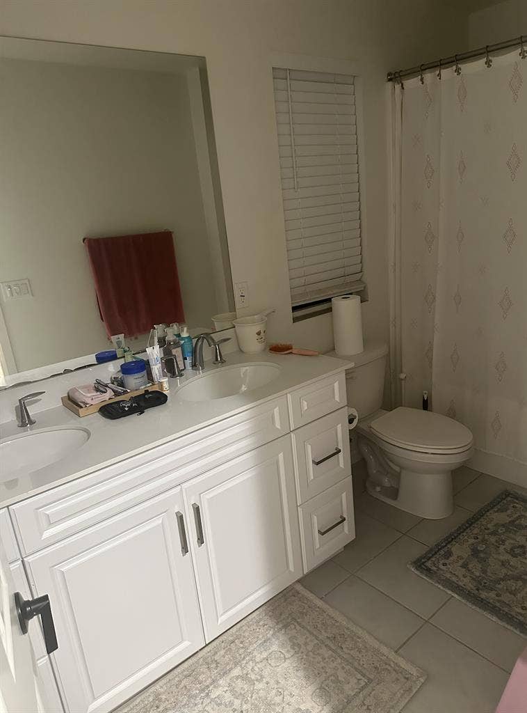 Private Room in 5Br/3Bath House