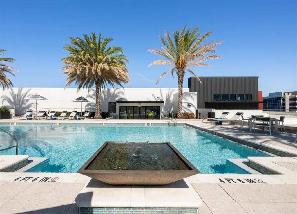 SUBLEASE OPPORTUNITY - VIDA