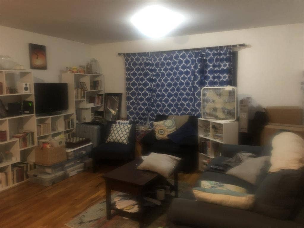 I need roomie! Chill person wanted