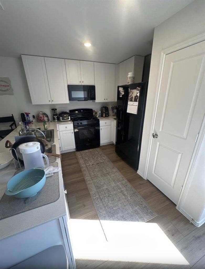 Looking for a roommate for house