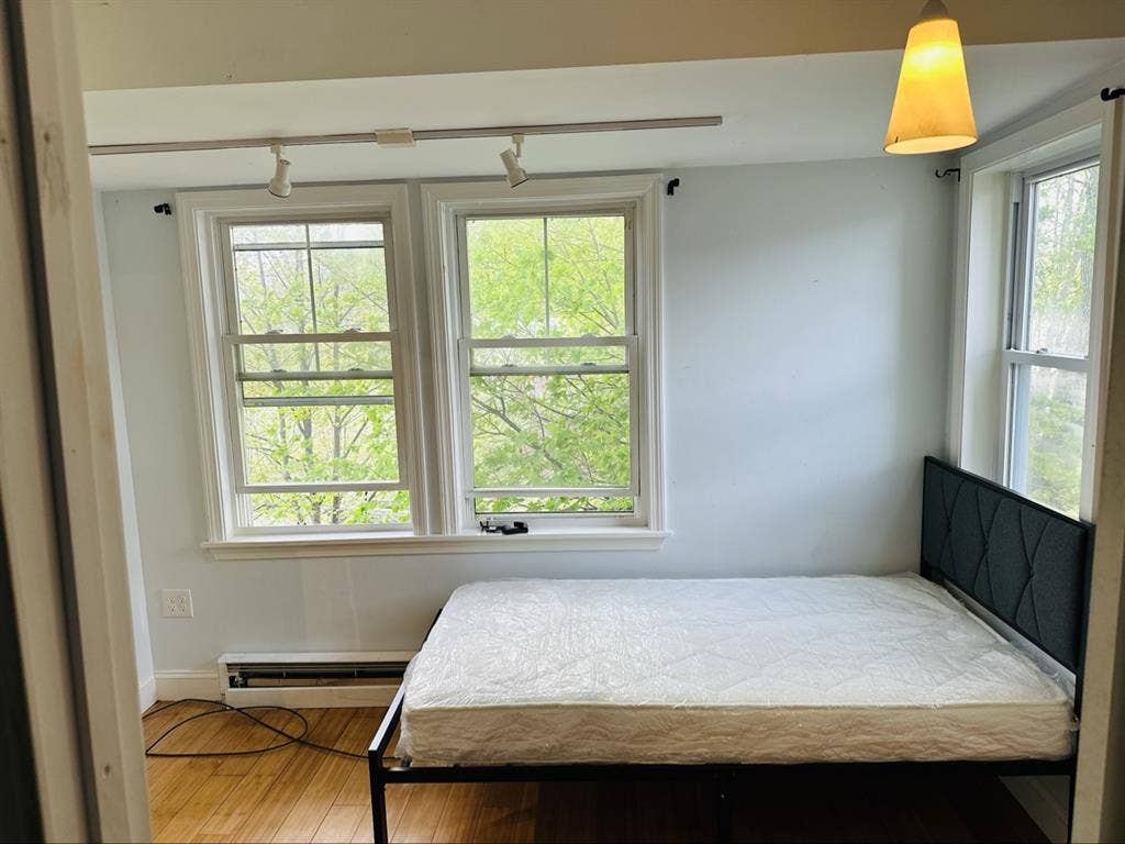 Private room for rent