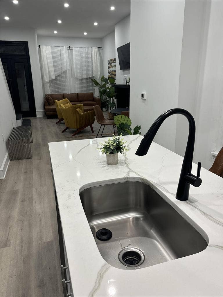 7 BR in Philadelphia