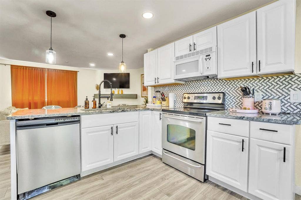 4 BR in Denver