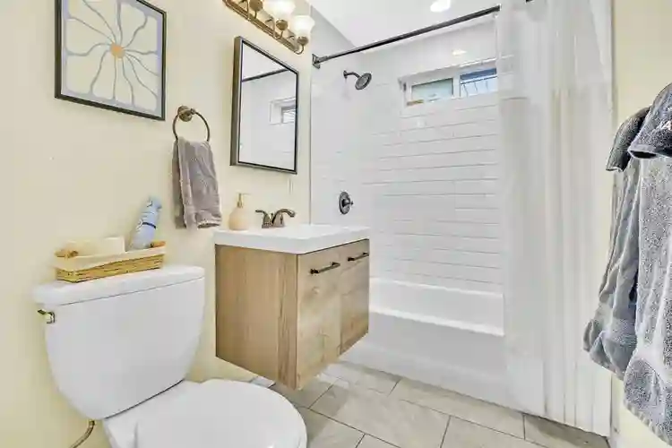 4 BR in Denver