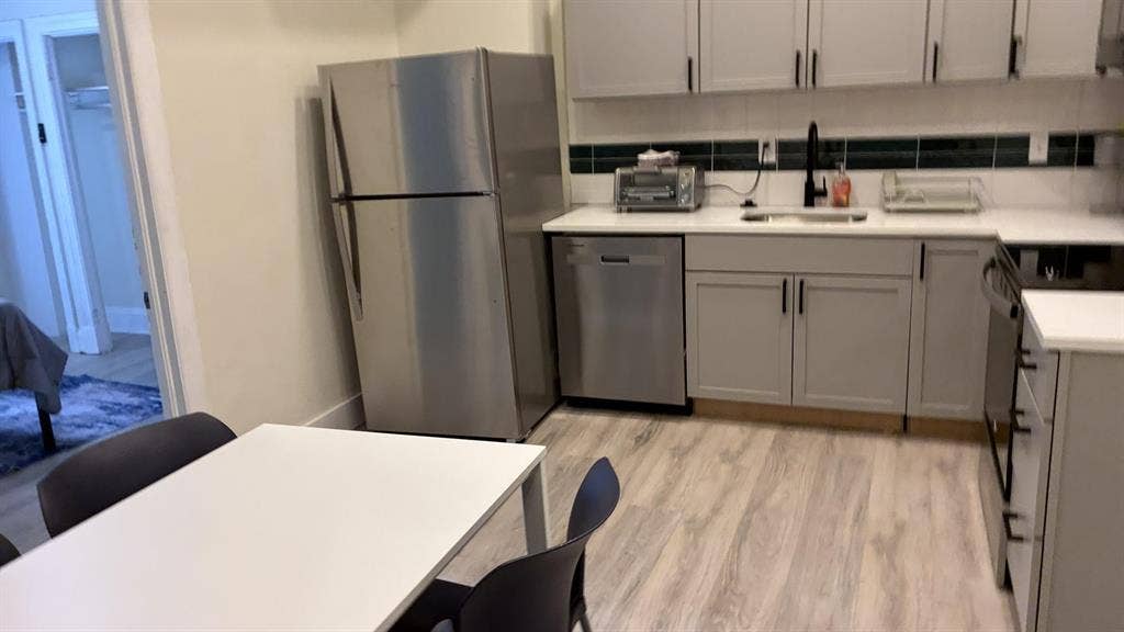 8 BR in Baltimore