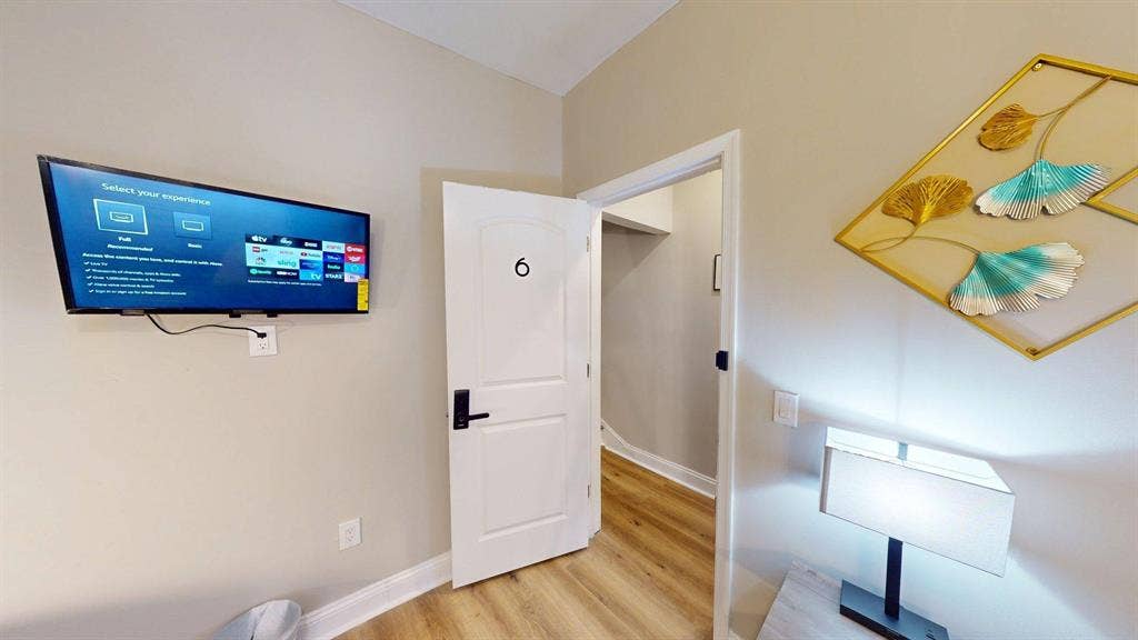8 BR in Baltimore