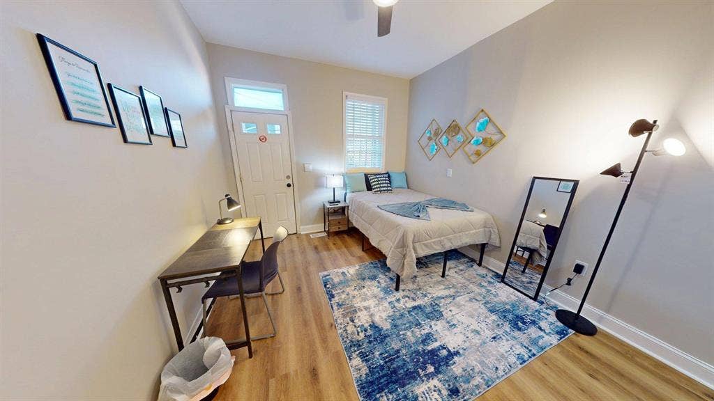 8 BR in Baltimore