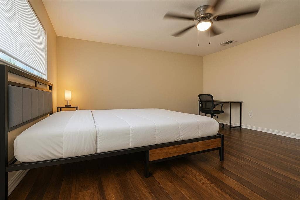 6 BR in DeSoto
