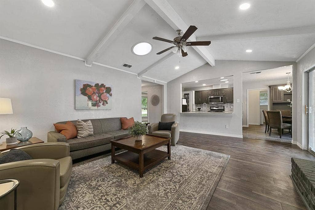 6 BR in DeSoto