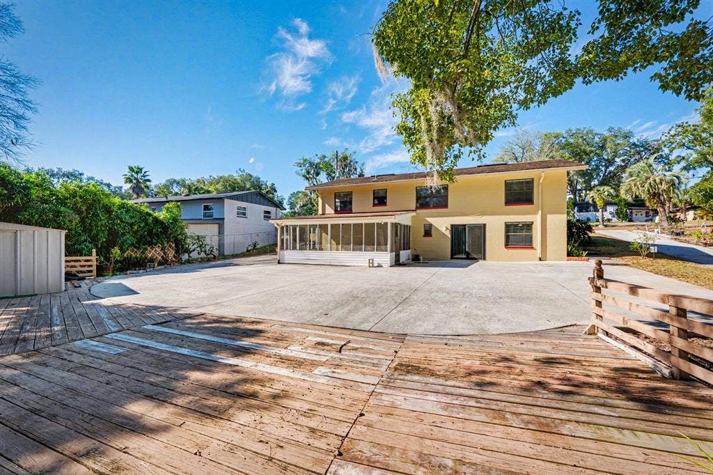 6 BR in Jacksonville