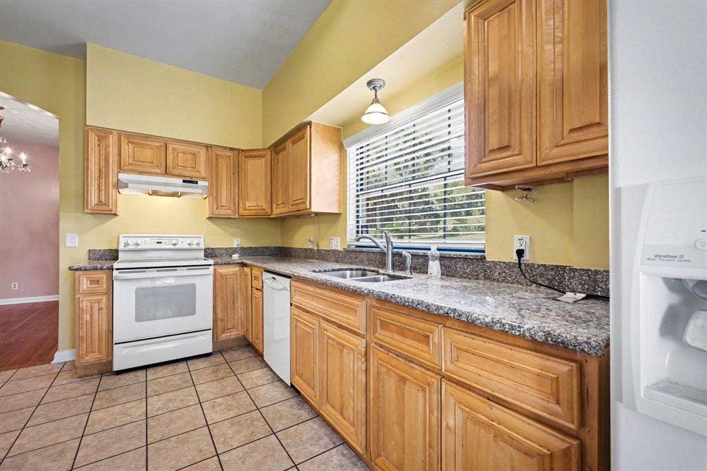 6 BR in Jacksonville