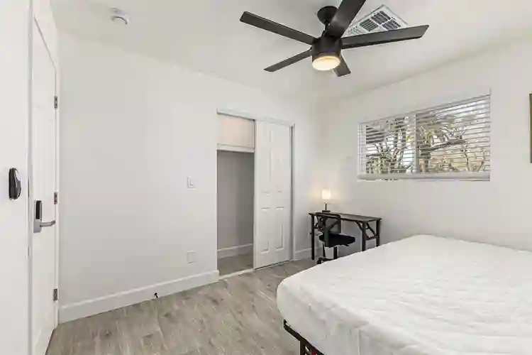 9 BR in Mesa