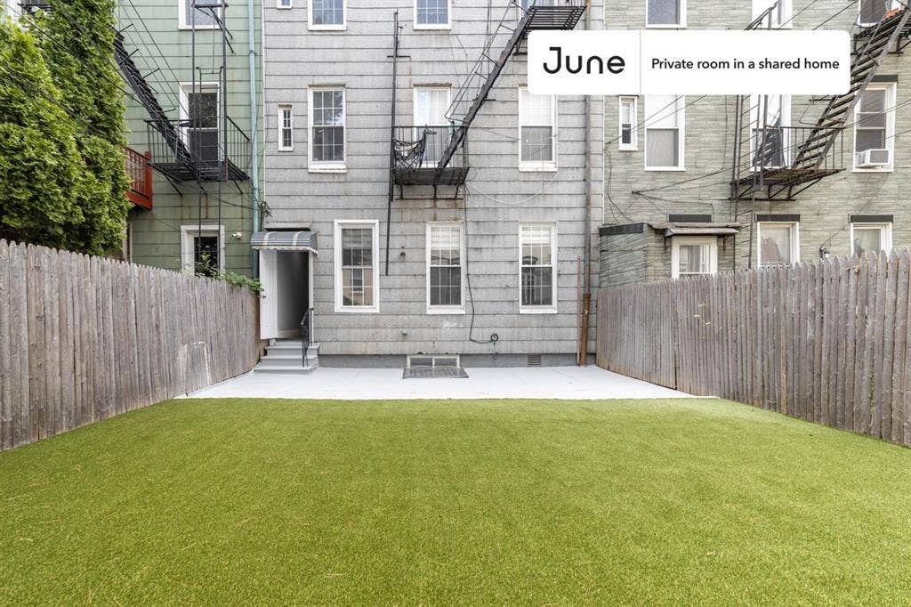 2 BR in New York City