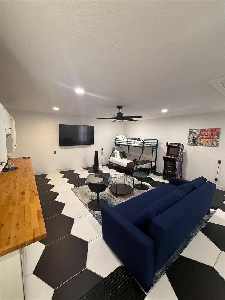 4 BR in Austin