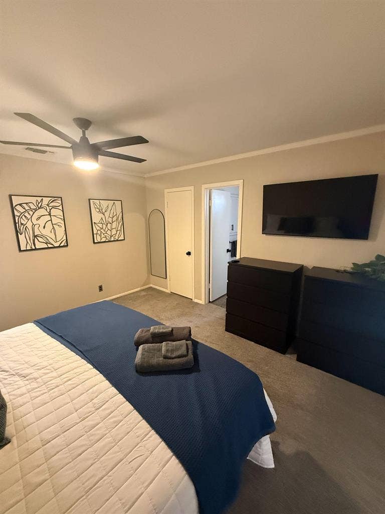 4 BR in Austin