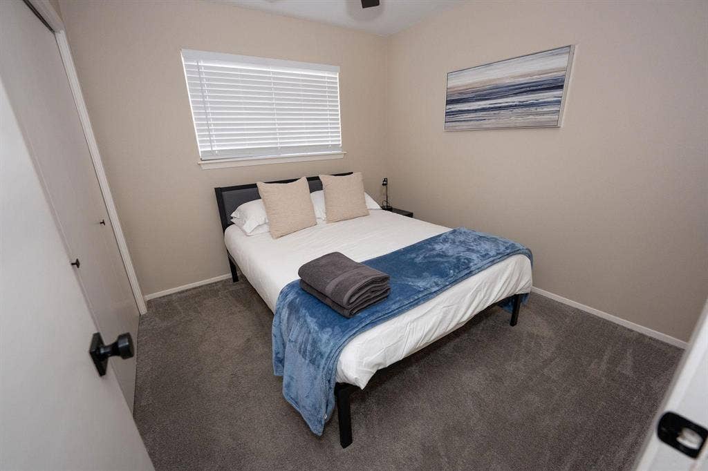 4 BR in Austin