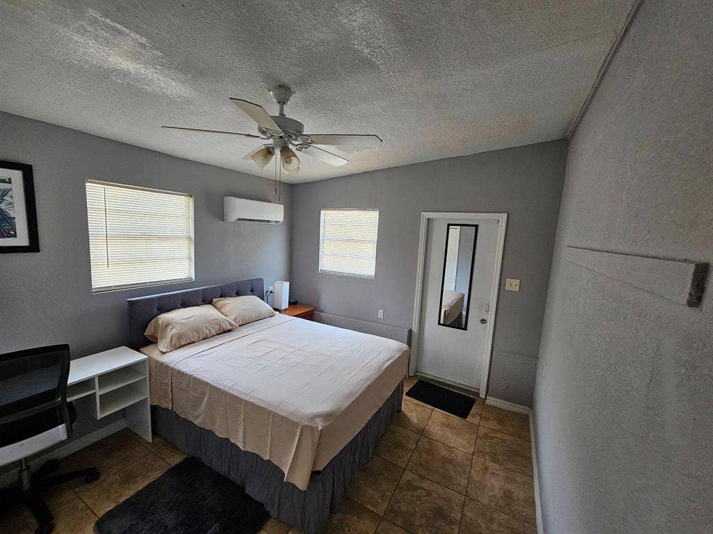 6 BR in Orlando