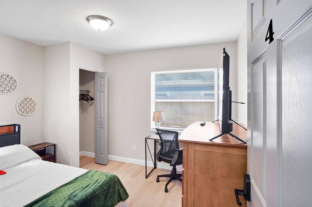 4 BR in Jacksonville