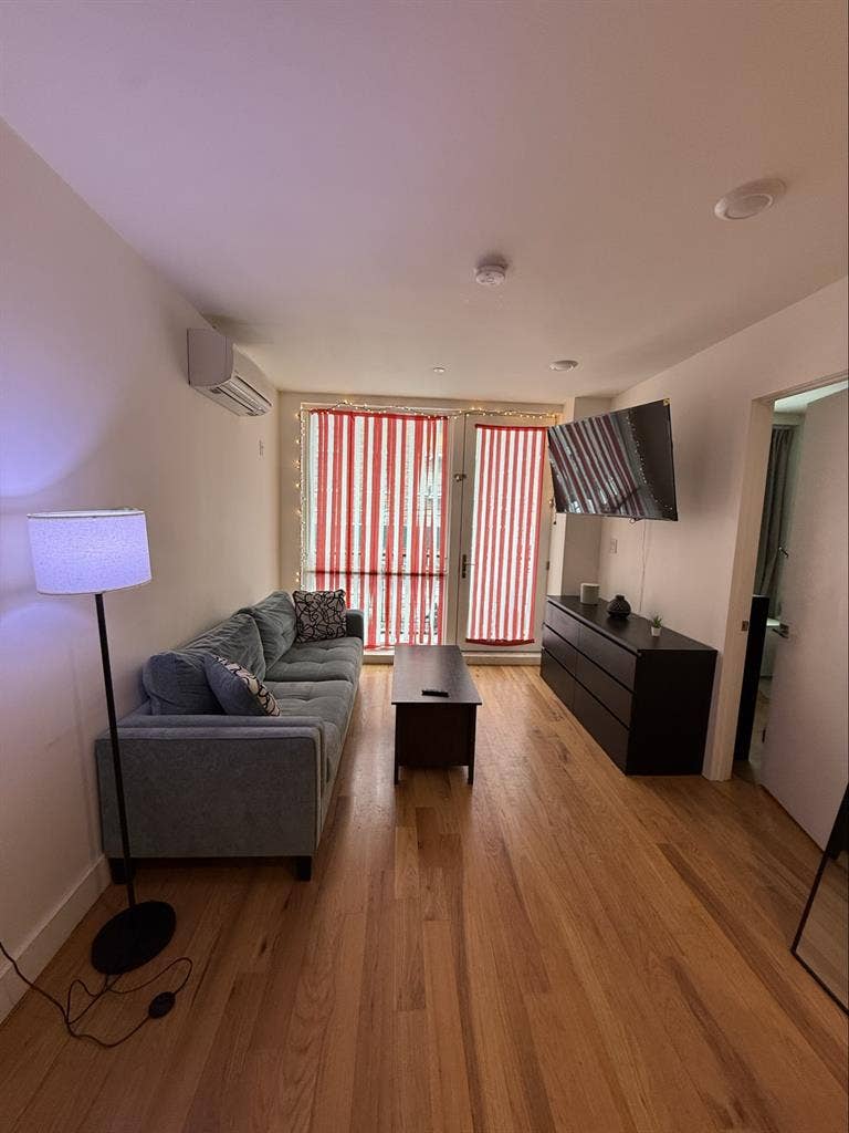 NEGOTIABLE URGENT ROOM SUBLEASEE