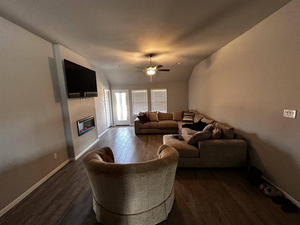 Room Rental Available!