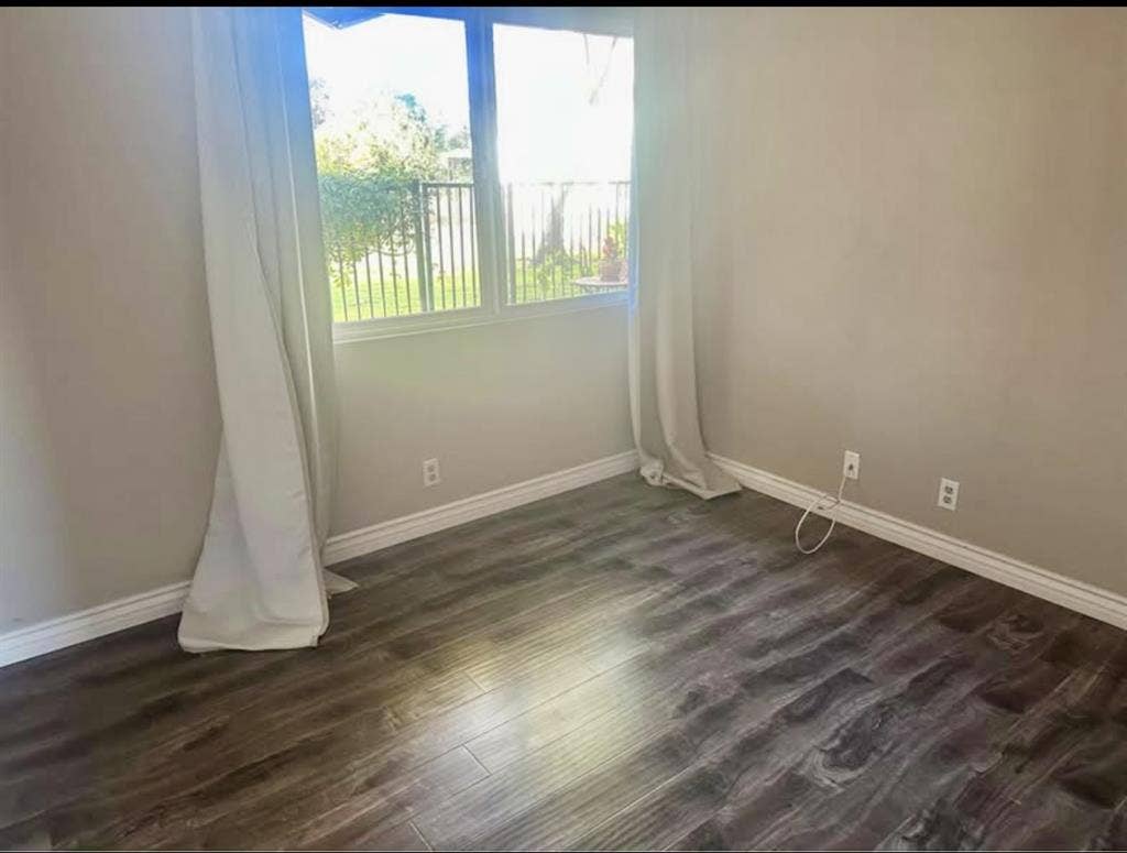 Private room for rent on lake