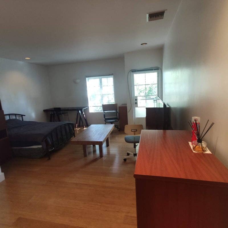 Large Room/Private Bath Walk Street