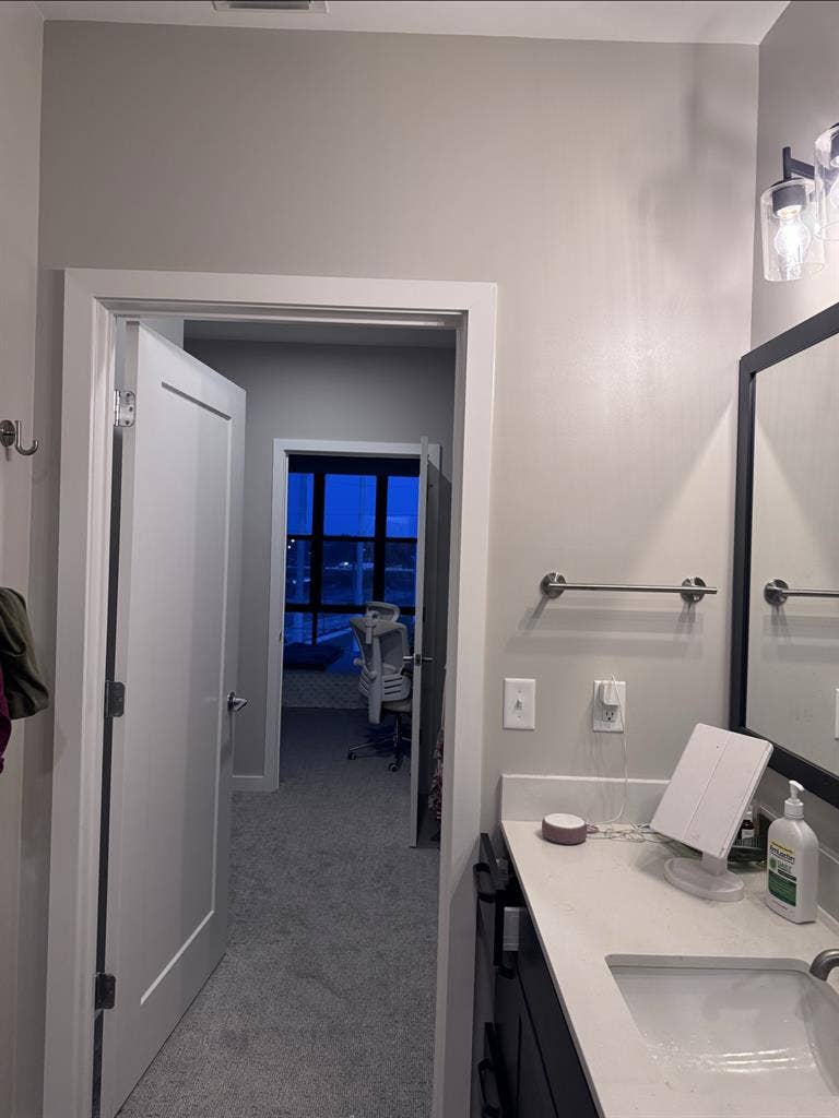 Short Term Sublease near Downtown