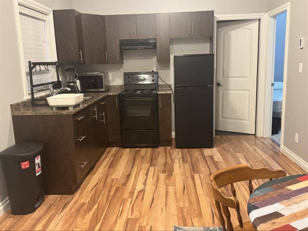 HOUSING/ACCOMODATION AVAILABLE 🏡