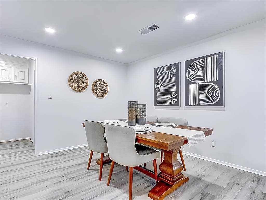 6 BR in Houston