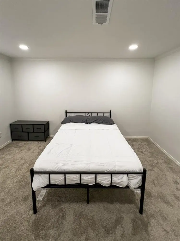 6 BR in Houston