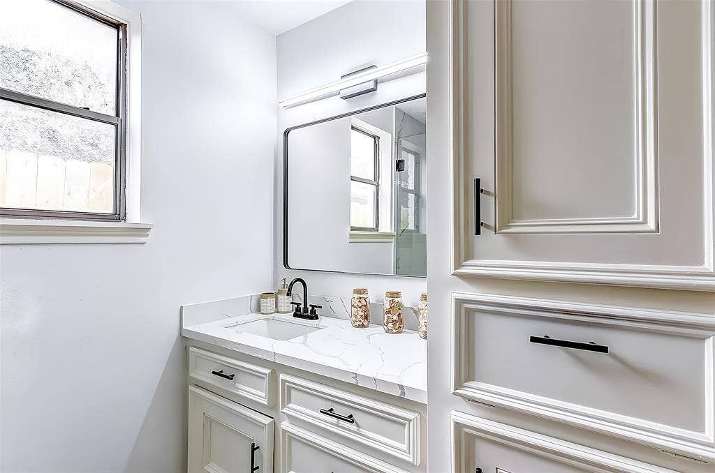 6 BR in Houston