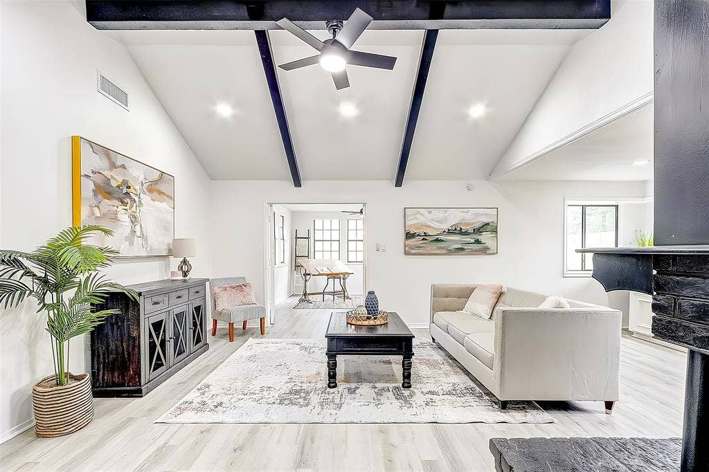 6 BR in Houston