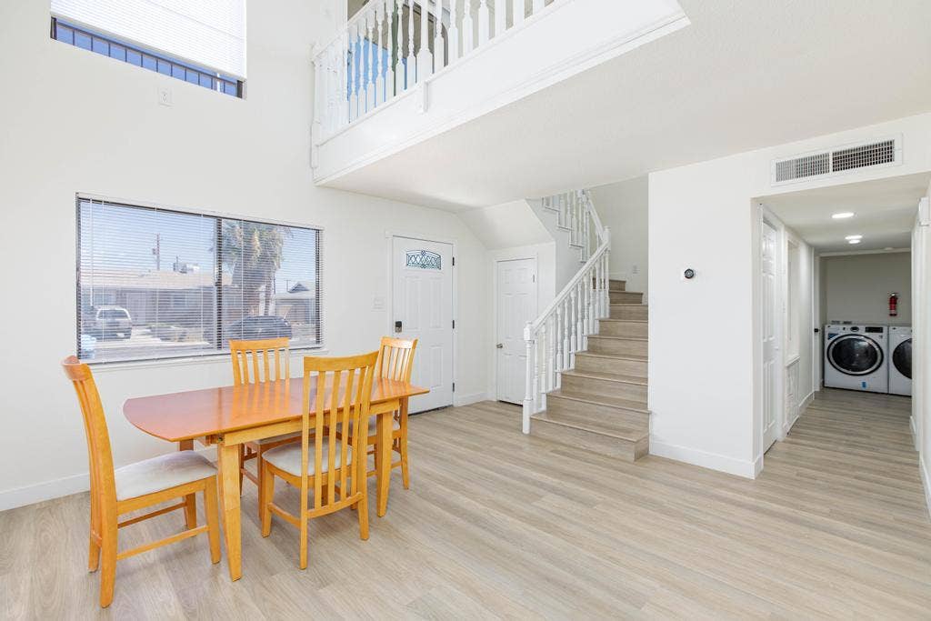 8 BR in Las Vegas