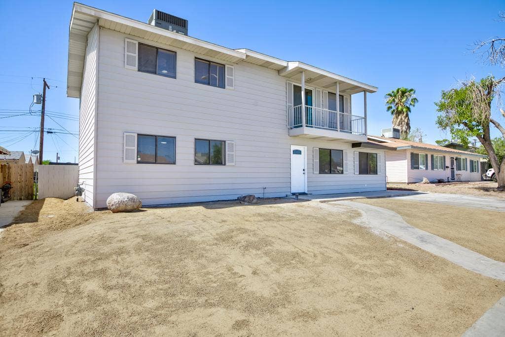 8 BR in Las Vegas