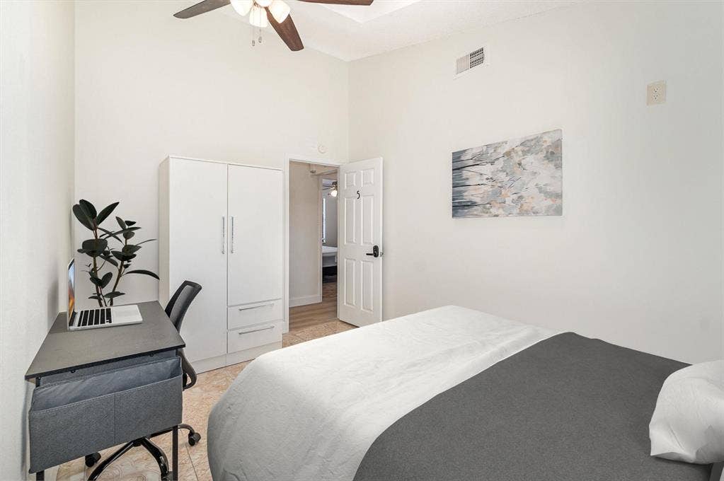 8 BR in Orlando