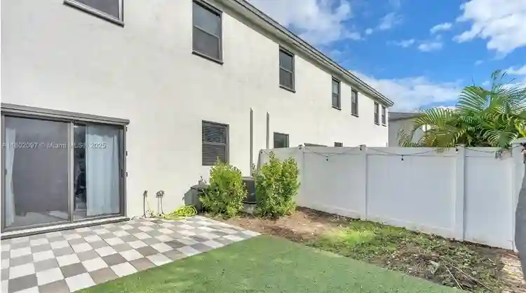 3 BR in Miami