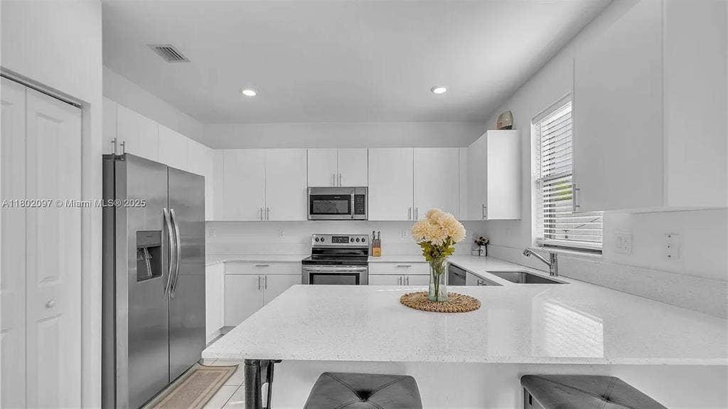 3 BR in Miami