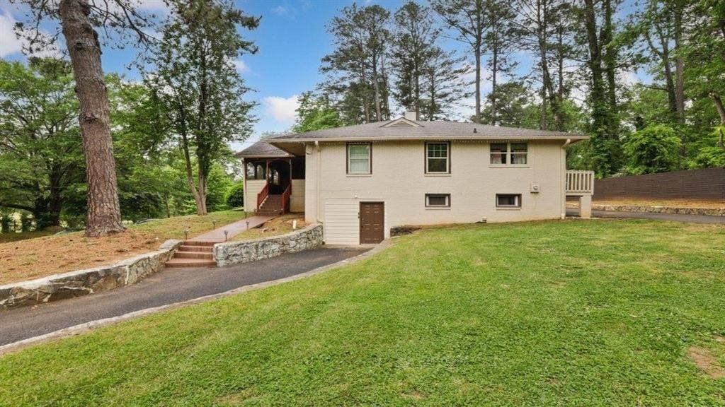 6 BR in Atlanta