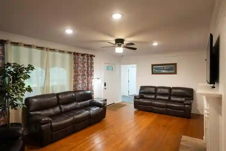 6 BR in Atlanta