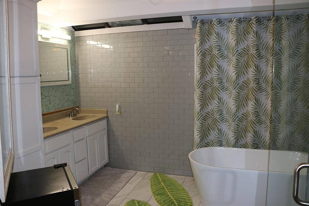 5 BR in Arlington