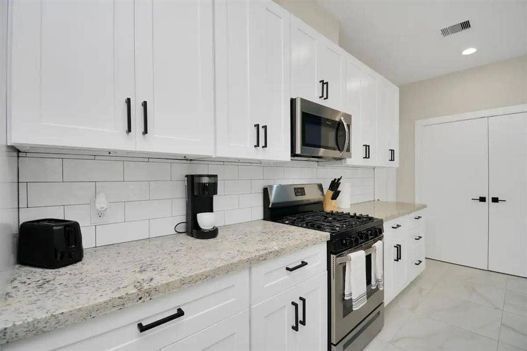 4 BR in Houston