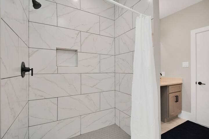 4 BR in Houston