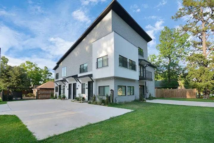 4 BR in Houston